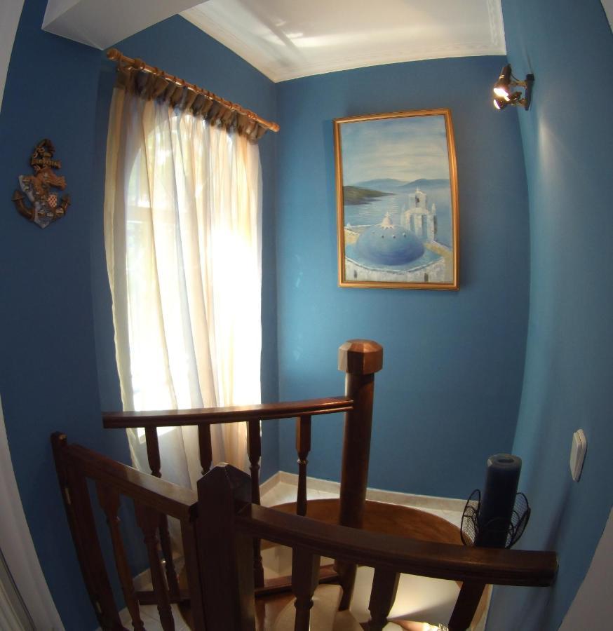 Blue & White Maisonette Over The Sea Near Sounio Sounion Exterior photo